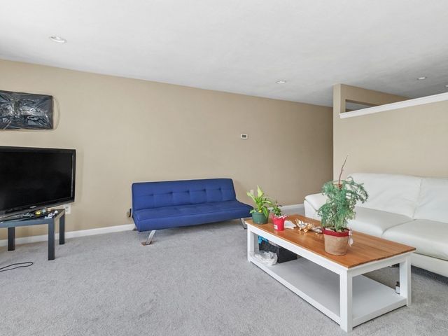 32 Whites Avenue D45, Watertown, MA 02472