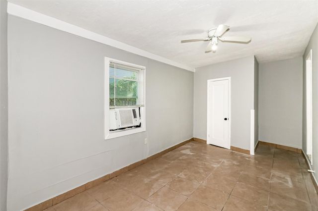 4610 Schroeder Street 2, Houston, TX 77011
