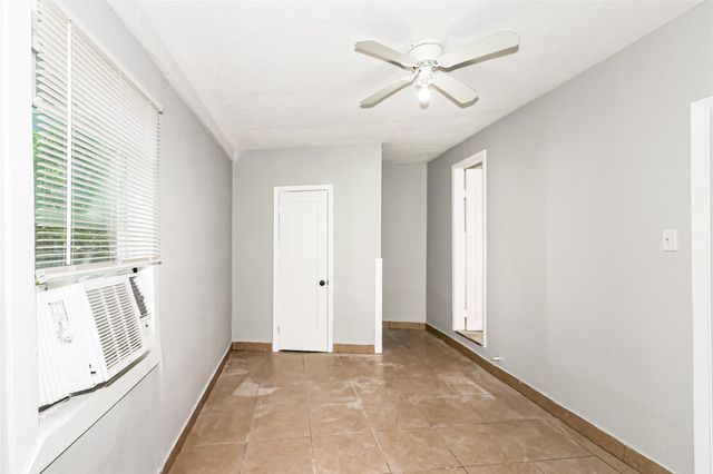 4610 Schroeder Street 2, Houston, TX 77011