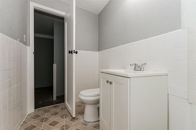 4610 Schroeder Street 2, Houston, TX 77011