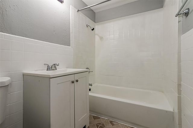 4610 Schroeder Street 2, Houston, TX 77011