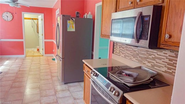 621 Nottinghill Drive, Winston-salem, NC 27107