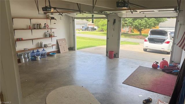 621 Nottinghill Drive, Winston-salem, NC 27107
