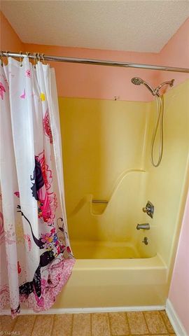 621 Nottinghill Drive, Winston-salem, NC 27107