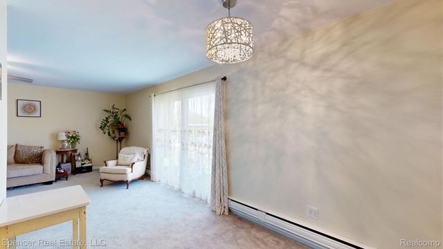 1822 Colonial Village Way, Waterford Charter Township, MI 48328