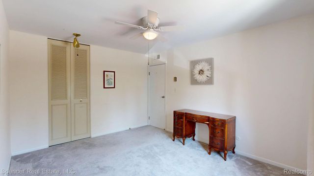 1822 Colonial Village Way, Waterford Charter Township, MI 48328