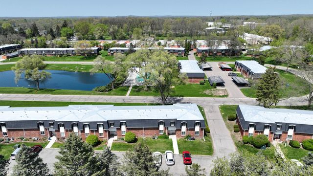 1822 Colonial Village Way, Waterford Charter Township, MI 48328