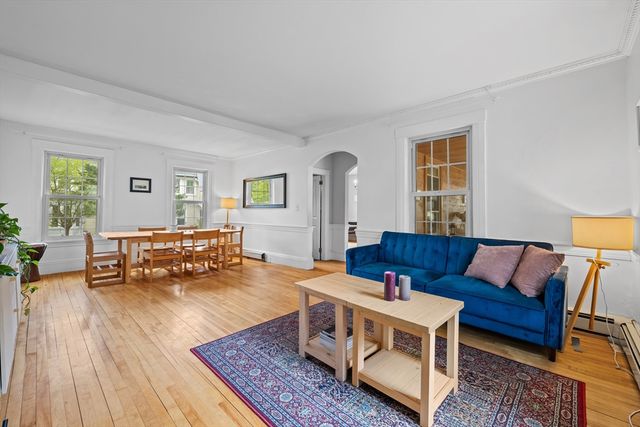 10 Maple, Sturbridge, MA 01566