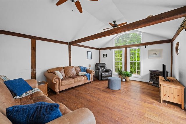 10 Maple, Sturbridge, MA 01566