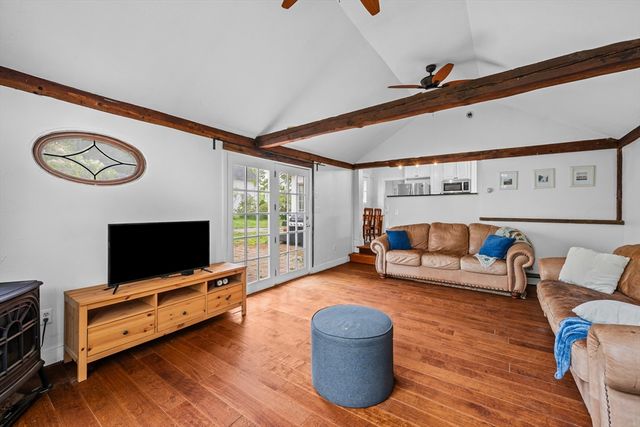 10 Maple, Sturbridge, MA 01566