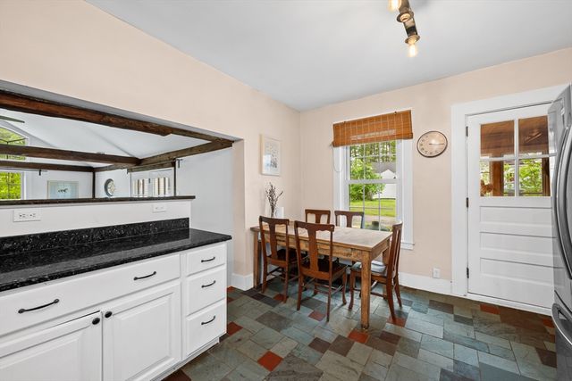 10 Maple, Sturbridge, MA 01566