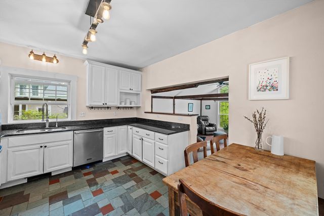 10 Maple, Sturbridge, MA 01566