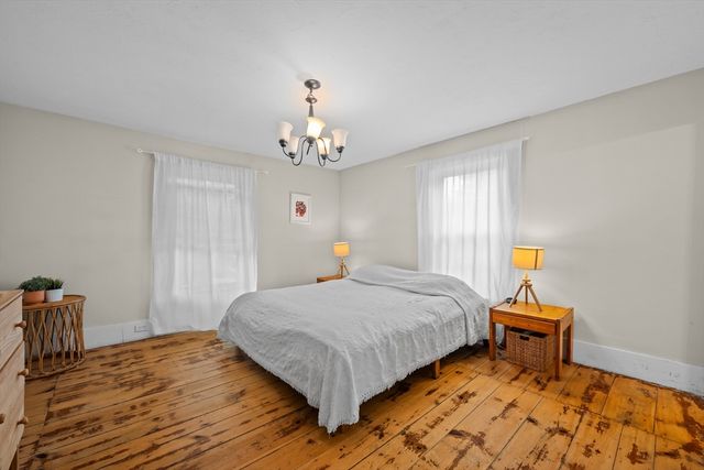 10 Maple, Sturbridge, MA 01566
