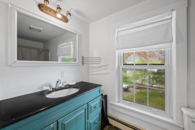 10 Maple, Sturbridge, MA 01566