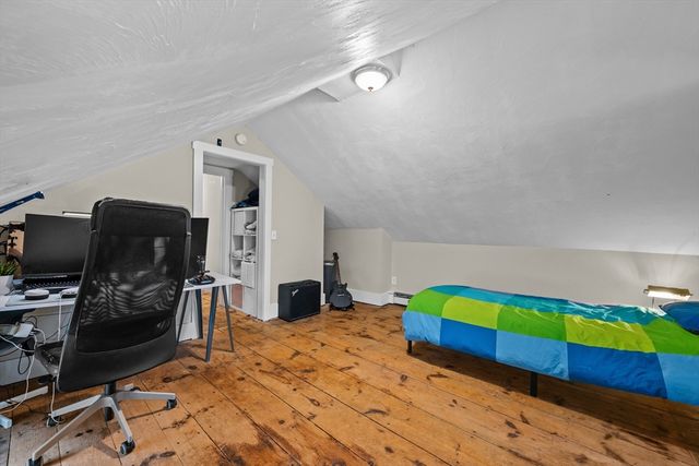 10 Maple, Sturbridge, MA 01566