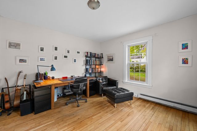 10 Maple, Sturbridge, MA 01566
