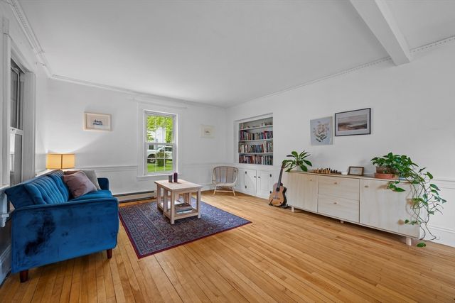 10 Maple, Sturbridge, MA 01566