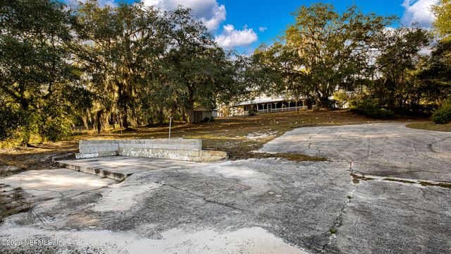 119AND121 TAYLOR FURY Road, Pomona Park, FL 32181