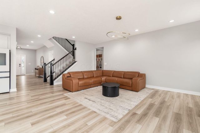 1601 Cromwill Loop, Delaware, OH 43015