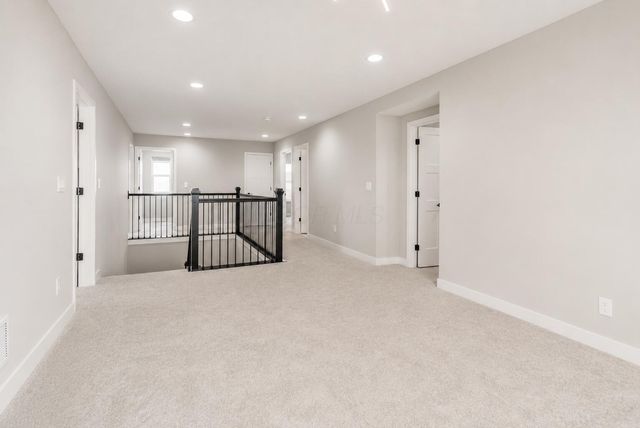 1601 Cromwill Loop, Delaware, OH 43015