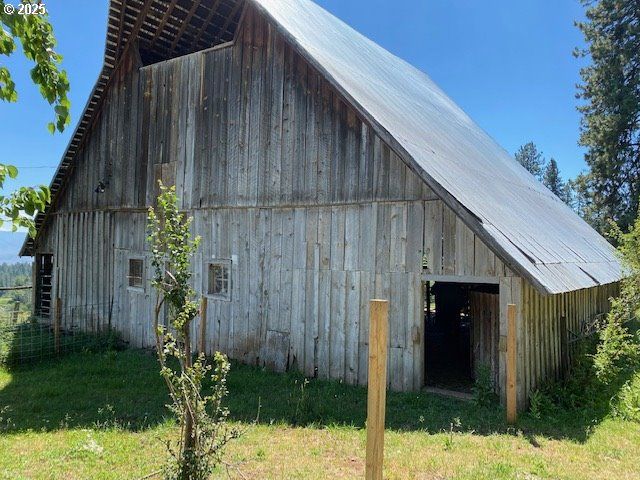 47664 RYALL Rd, Halfway, OR 97834