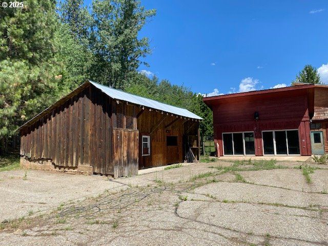 47664 RYALL Rd, Halfway, OR 97834