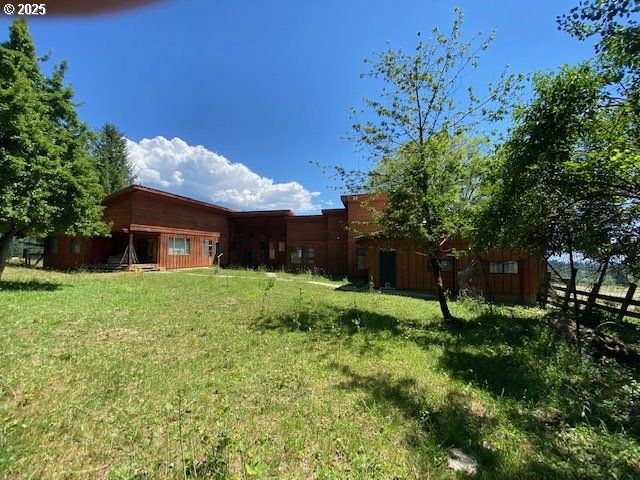 47664 RYALL Rd, Halfway, OR 97834