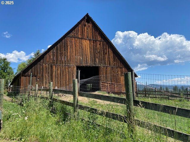 47664 RYALL Rd, Halfway, OR 97834