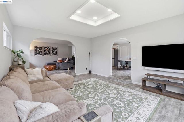 5616 Crestmont Ave, Livermore, CA 94551