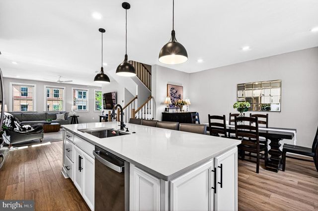 3761 MAYORS WAY, Fairfax, VA 22030