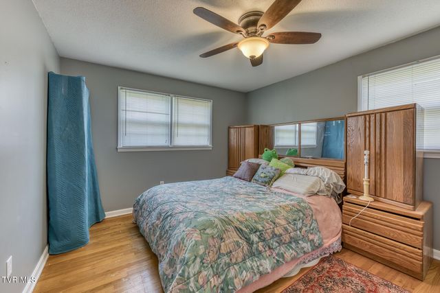 609 Hollyhill Road, Johnson City, TN 37604