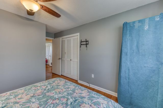 609 Hollyhill Road, Johnson City, TN 37604