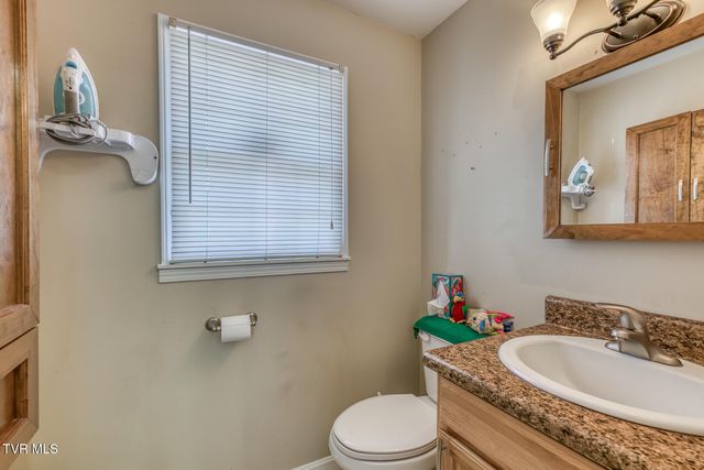 609 Hollyhill Road, Johnson City, TN 37604