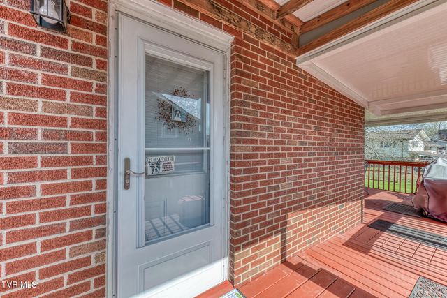 609 Hollyhill Road, Johnson City, TN 37604