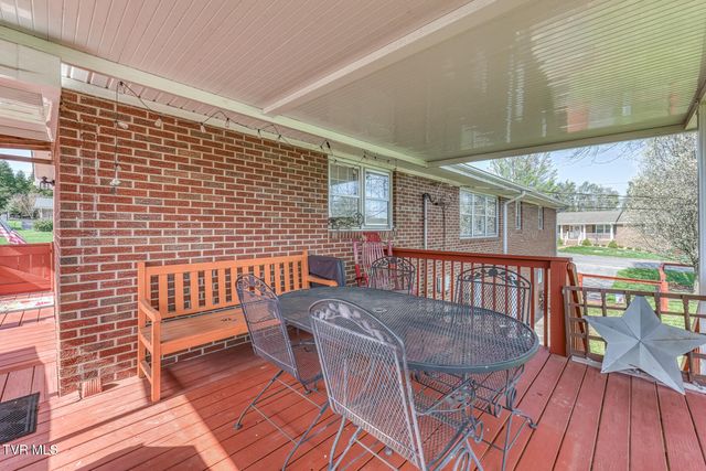609 Hollyhill Road, Johnson City, TN 37604
