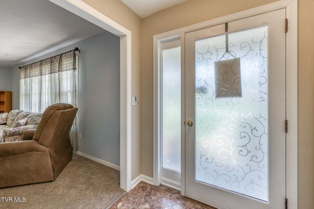 609 Hollyhill Road, Johnson City, TN 37604