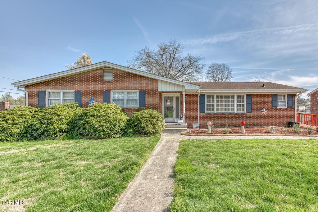 609 Hollyhill Road, Johnson City, TN 37604