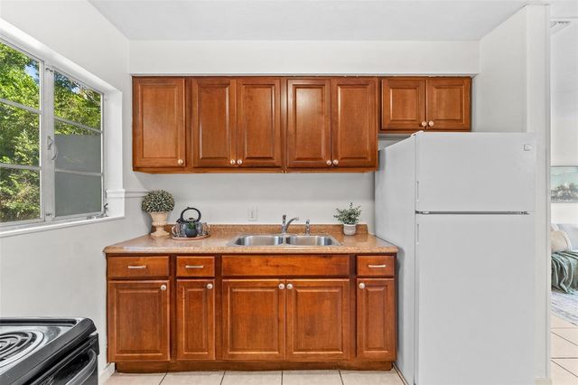 629 53RD AVENUE S, St Petersburg, FL 33705