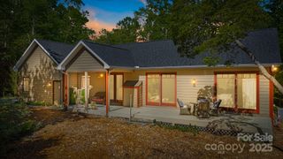411 Alta Circle, Hendersonville, NC 28739