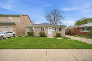 21525 Downing Street, St. Clair Shores, MI 48080