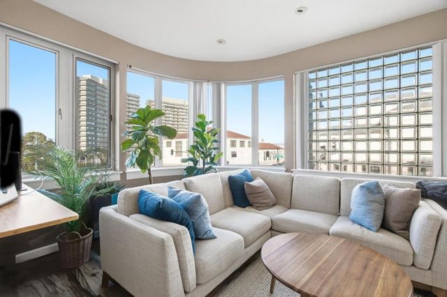 1111 Bay Street 307, San Francisco, CA 94123