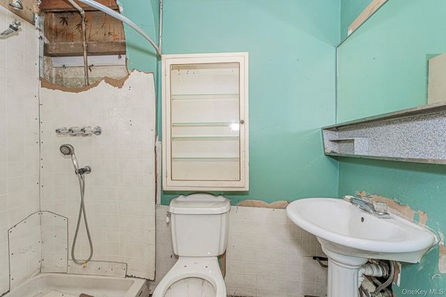 102 wright Street, Staten Island, NY 10304