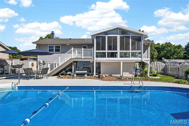 12741 Parkway Estates Drive, St Louis, MO 63146