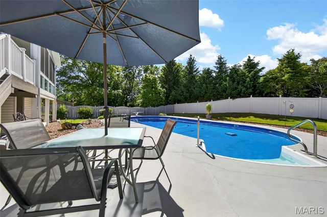 12741 Parkway Estates Drive, St Louis, MO 63146