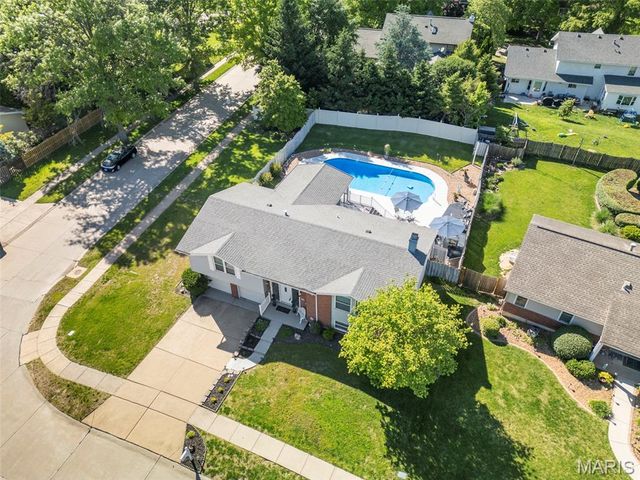 12741 Parkway Estates Drive, St Louis, MO 63146