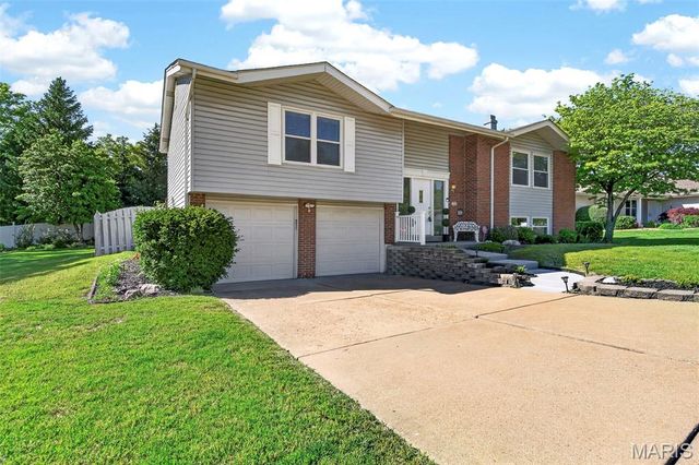 12741 Parkway Estates Drive, St Louis, MO 63146