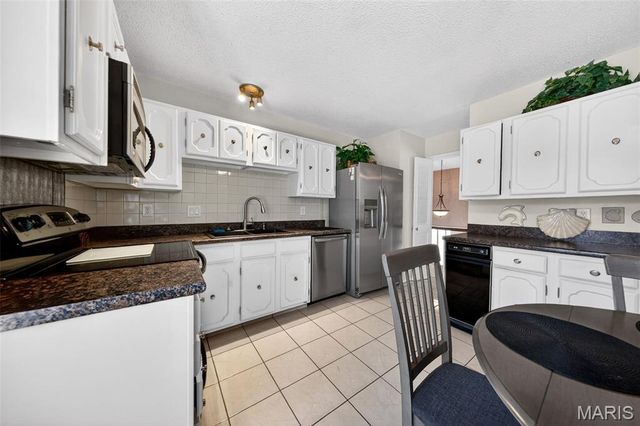 12741 Parkway Estates Drive, St Louis, MO 63146