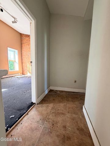 13 Lexington Avenue, Albany, NY 12206