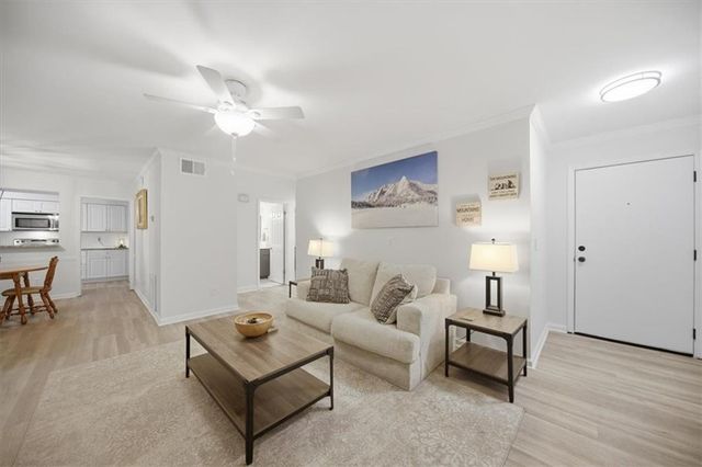 32 Arpege Way NW 32, Atlanta, GA 30327