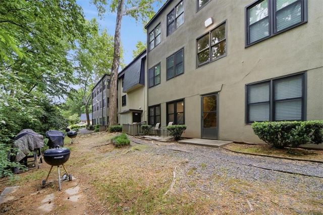 32 Arpege Way NW 32, Atlanta, GA 30327